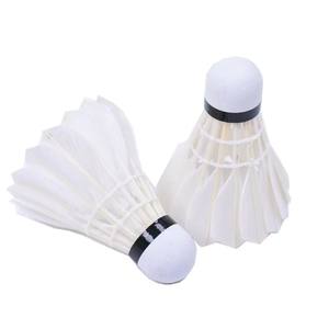 Ballon de badminton d'entraînement en <span class=keywords><strong>fourrure</strong></span> de canard pour amateur, résistant, pour adultes, divertissement, intérieur/extérieur, tennis, lot de 12, vente en gros, sans logo - Product Image 1