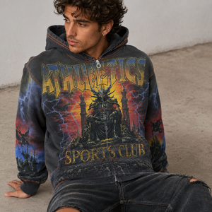 Sudadera con capucha y cremallera de algodón pesado, con estampado gráfico de fantasía épica y motivos de clubes deportivos, con lavado ácido y efecto desgastado, estilo streetwear vintage - Product Image 2