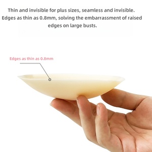 Copricapezzoli in Silicone Solido Ultra-sottile 0,8mm Traspiranti Invisibili Senza Cuciture a Forma Circolare per Prevenire i Rilievi Visibili - Product Image 3