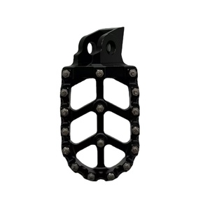 Repose-pieds de moto en alliage d'aluminium CNC de haute qualité OEM ODM Tera pour la rénovation/amélioration des scooters, anodisé multicolore - Product Image 1