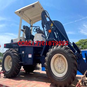 รถตักล้อยางโคมัตสึ WR8 มือสอง ขนาด 0.8 เมตร รับน้ำหนักได้ 1 ตัน พร้อมเครื่องยนต์ 4D95L กำลัง 41.2 กิโลวัตต์ - Product Image 4