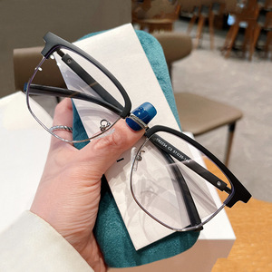 Monturas de Gafas Qianai Rectangulares con Protección Anti Luz Azul TR90 Unisex L3-2234 Plateado Negro - Product Image 5