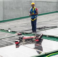 Machine de nettoyage photovoltaïque écologique avancée Robot de nettoyage humide à panneau solaire pour ferme solaire Solutions de nettoyage durables