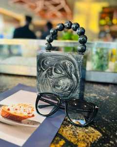 Bolso de Mano Metálico de Lujo con Alto Brillo para Mujer, Perfecto para Bodas y Celebraciones, para Fiestas Nocturnas al Mejor Precio - Product Image 3