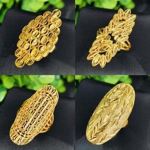 Bagues de mariage classiques de Dubaï plaquées or 24 carats pour femmes, bagues d'<span class=keywords><strong>index</strong></span> romantiques et élégantes en laiton creux étanche de style vintage - Product Image 6