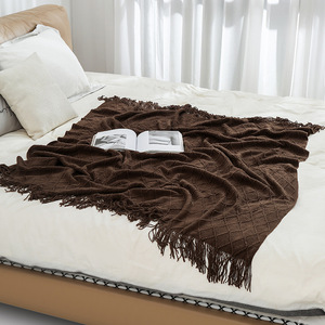 Jeté de couverture tricoté en acrylique au crochet épais et doux pour adultes Geometry Wearable For Office Break Throws And Blankets - Product Image 6