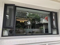 Ventanas abatibles y abatibles de aluminio de doble acristalamiento personalizadas con rejillas de rotura térmica Estilo de diseño moderno Rejillas de Villa personalizadas