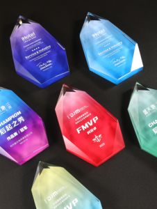 Cristal géométrique de haute qualité taillé matières premières vierges en gros personnalisé sculpté décorations de Noël fabricants de source - Product Image 4
