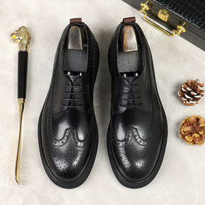 Zapatos de cuero clásicos, versátiles, casuales y cómodos, ligeros, con suela gruesa, acabado brillante, ideales para entornos de negocios. - Product Image 5