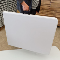 Table pliante rectangulaire portable en plastique HDPE blanc de 180 cm de long pour événements, vente en gros