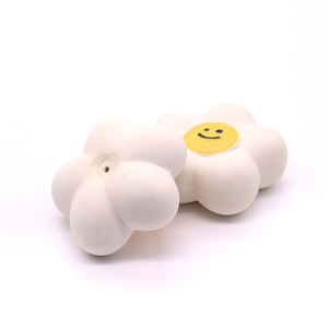 Fabbrica personalizzata <span class=keywords><strong>Sun</strong></span> Flower Smile Emoticon Food Grade Silicone <span class=keywords><strong>Pet</strong></span> Squeaky giocattoli interattivi da masticare per masticatori aggressivi - Product Image 4