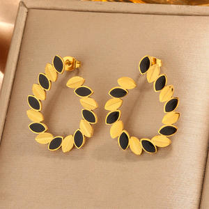 Boucles d'oreilles en forme de coquille Saint-Jacques, imitation perle, vintage, élégantes, haut de gamme, personnalisées, vente en gros - Product Image 6