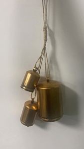 Clochettes de vache suspendues, ensemble de 3, sculptées à la main, finition rustique, pour décoration extérieure, fabriquées à la main - Product Image 3
