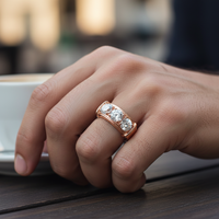 S925 Sterling Silber Breiter Ring mit 3 Steinen GRA Moissanit-Ring für Damen und Herren Halb-Eternity Ehering Feiner Schmuck OEM Großhandel