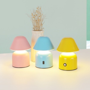 Lampe LED de style nordique en forme de parapluie, design créatif tête de champignon, contrôle tactile, intensité réglable, chargement USB, abat-jour métallique de style minimaliste - Product Image 4