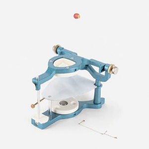 Articulateur dentaire magnétique manuel réglable grande taille Grip Surgical GS-0102 pour montage de modèles de laboratoire, construction en acier bleu, certifié CE - Product Image 3