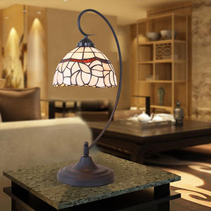 Lámpara de Mesa Creativa de Estilo Rústico Minimalista con Diseño de Lirios, Lámpara de Noche Pastoral para Dormitorios, Estudios y Hoteles - Product Image 3