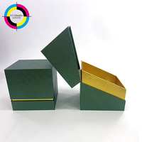Caja de Regalo Rígida de Lujo con Tapa Abatible, Color Verde Oscuro, con Relieve y Forro Dorado, Personalizable con Logotipo, para Velas