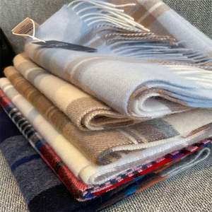 Nouvelles écharpes douces et chaudes de créateur, châle, couverture, écharpe en cachemire à franges à carreaux pour femmes, écharpe d'hiver pour femmes - Product Image 2