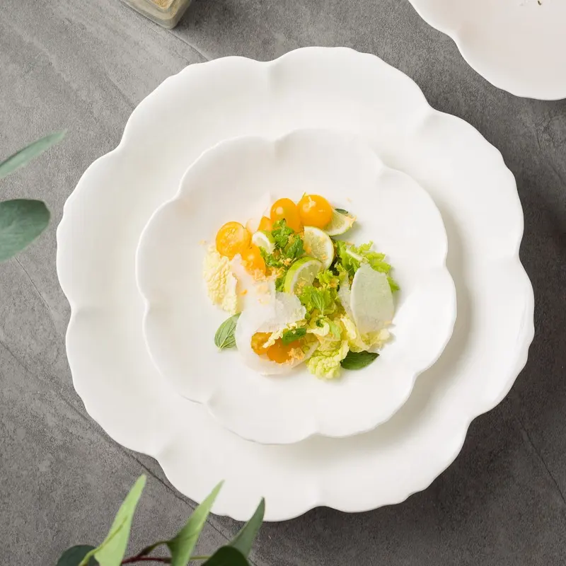 Assiettes à pâtes en céramique en forme de fleur restaurant assiettes à dîner blanches assiette à dessert en porcelaine