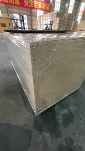 <span class=keywords><strong>Tablero</strong></span> de partículas <span class=keywords><strong>blanco</strong></span> de melamina impermeable 16MM 18mm superficie acabada número de modelo <span class=keywords><strong>OSB</strong></span> hecho madera Álamo arroz cáscara muebles uso - Product Image 4