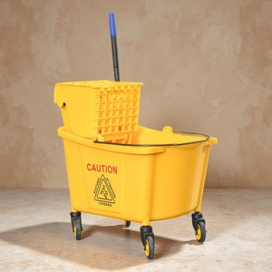 Seau à serpillière à pression manuelle durable avec roulettes en plastique pour hôtel, restaurant, bureau, <span class=keywords><strong>service</strong></span> <span class=keywords><strong>de</strong></span> <span class=keywords><strong>nettoyage</strong></span> - Product Image 1