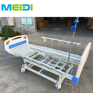 高齢者のためのアンチスキッドターニングメディカルベッド手操作多機能病院看護ベッド - Product Image 4