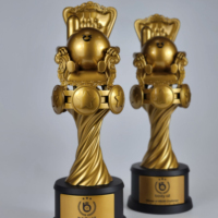 Impression 3D FDM et SLS à la demande Processus de conception 3D Trophée de l'imprimante 3D et figure humaine pour une personnalisation spéciale