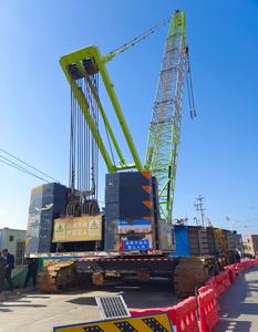 Grue sur chenilles Zoomlion Zcc1800H 180T d'occasion, année 2019, marque Zoomlion, modèles Zcc750, Zcc500, Scc550, Scc750A-6 - Product Image 2