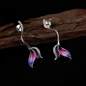 Orecchini Pendenti Classici con Fiori e Perle Imitate in Rame per Donne, Eleganti Gioielli Pendenti - Product Image 3