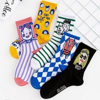 Vente en gros de chaussettes graphiques créatives pour femmes, nouveauté tendance, ensembles de chaussettes drôles en coton