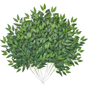 Tiges de Ruscus artificielles italiennes, feuillage vert, feuilles artificielles, plantes en soie pour décorations d'arche de mariage, bouquets et centres de table - Product Image 1