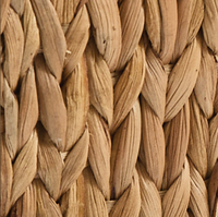 Panier de rangement en jacinthe d'eau tressé à la main avec poignée en bois et séparateur pour la cuisine et l'organisation de pique-niques