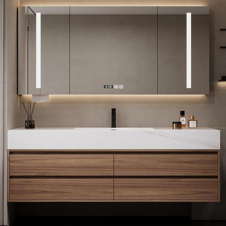 สีน้ำตาล