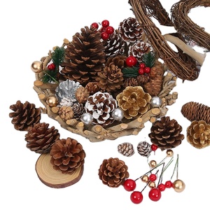 Guirlande de Noël en cône de pin naturel, accessoire de fleurs séchées dorées pour la décoration d'arbre de Noël en DIY, décorations de Noël faites à la main - Product Image 1