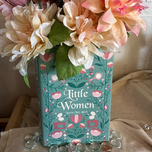 Vaso in ceramica a forma di libro-piccolo vaso floreale ispirato gotico/piccole donne per l'arredamento del soggiorno - Product Image 2