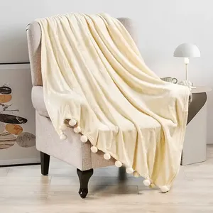 Couverture en microfibre Brandy Home 152,4x203,2 cm, couleur unie, pompons, couvre-canapé, literie - Product Image 1