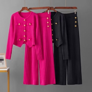 Conjunto de Suéter de Lana Corto y Ajustado de Nuevo Estilo Otoño/Invierno 2025 para Mujer - Conjunto de Dos Piezas de Top de Punto y Pantalones a la Moda - Product Image 2