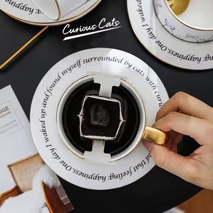 <span class=keywords><strong>Tasse</strong></span> à <span class=keywords><strong>expresso</strong></span> et soucoupe en porcelaine pour chats à rebord doré européen personnalisé, cadeau d'affaires avec couvercle pour l'eau - Product Image 3