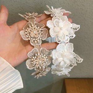 Couronne de fleurs en <span class=keywords><strong>dentelle</strong></span> coréenne, <span class=keywords><strong>bandeau</strong></span> de <span class=keywords><strong>mariage</strong></span> pour femmes, accessoires de <span class=keywords><strong>cheveux</strong></span> de mariée, fleur blanche, beau <span class=keywords><strong>bandeau</strong></span> de <span class=keywords><strong>cheveux</strong></span> en forme de fleur - Product Image 2