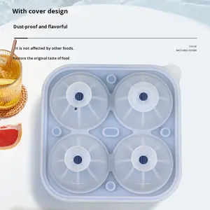 Stampi per Sfere di Ghiaccio a Forma di Pallone da Calcio di Alta Qualità, 2,5 Pollici, con Imbuto e Coperchi per Congelatore, Riutilizzabili - Product Image 3