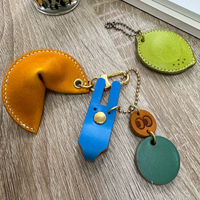 Porte-clés en cuir motif biscuit de la fortune, porte-clés en cuir PU, breloque porte-clés motif biscuit de la fortune, porte-clés porte-bonheur unique