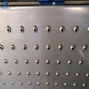 Grillage métallique perforé galvanisé à trous ronds pour la décoration - Product Image 4