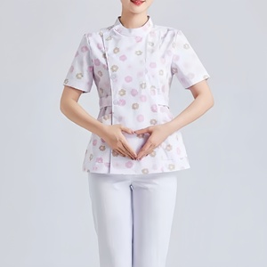 Uniforme de enfermera Floral ajustado, ropa de trabajo impresa transpirable, ropa médica para hogares de cuidado <span class=keywords><strong>materno</strong></span> e <span class=keywords><strong>infantil</strong></span> posparto - Product Image 2