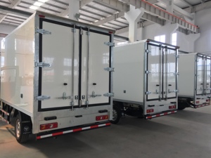 Brandneuer FOTON <span class=keywords><strong>TM</strong></span> Einzelkabinen-Kühlwagen 4x2 Manuell Rechtslenker Gefriertransporter Mini-Leichttransporter für Lebensmittel- und Medikamentenlieferung - Product Image 4