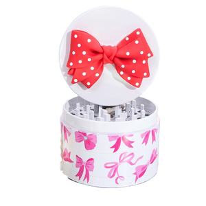 Molinillo de hierbas con lazo rosa de 63 mm con logotipo personalizado, aleación de Zinc clásica para fumar, accesorio de regalo para mujeres o niñas - Product Image 1