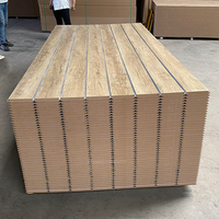 T&G Slatwall-Panel mit Schlitz MDF 15mm 17mm 18mm Melamin Modern E1 Holzfaser Innenraum-Lamellenwand