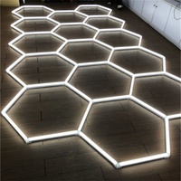 Nouvelle tendance : Plafonnier LED hexagonal haute puissance 540W avec couvercle en PC, indice IP20, pour atelier et garage, en stock
