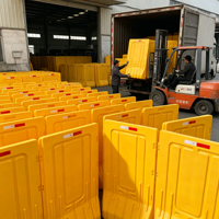 Panneau de clôture anti-eau de 1,8 m en HDPE vierge moulé par soufflage, emboîtable, qualité ingénierie, réfléchissant, protection IP66, résistant aux impacts M40