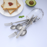 Ensemble de vaisselle de luxe moderne en acier inoxydable arabe 304 ensemble d'assiettes rétro 2025 pour les fêtes d'anniversaire mariages dîners à domicile camping